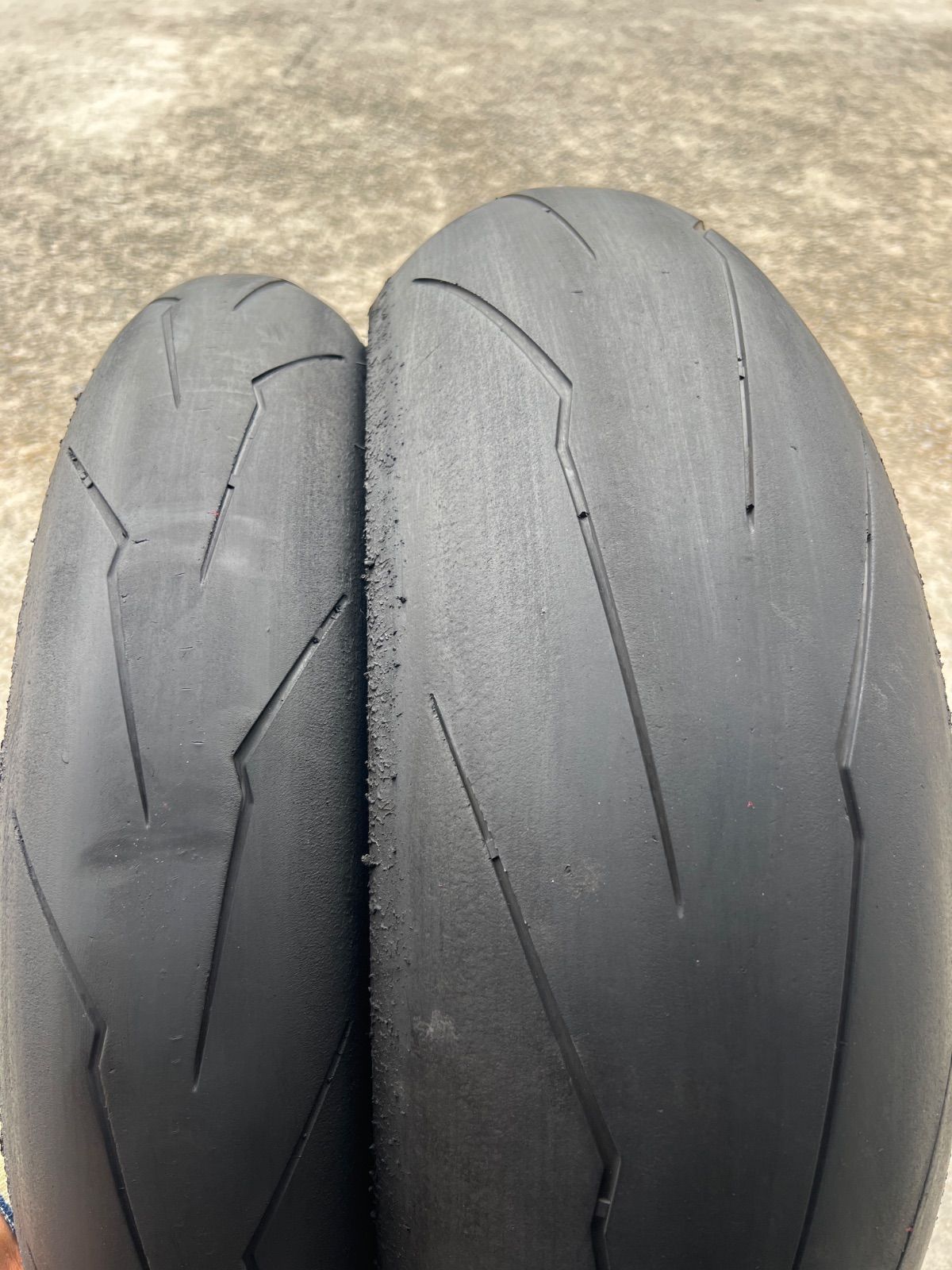 ピレリ スーパーコルサＶ3 前後セット 120|70ZR17 190|55ZR17 303