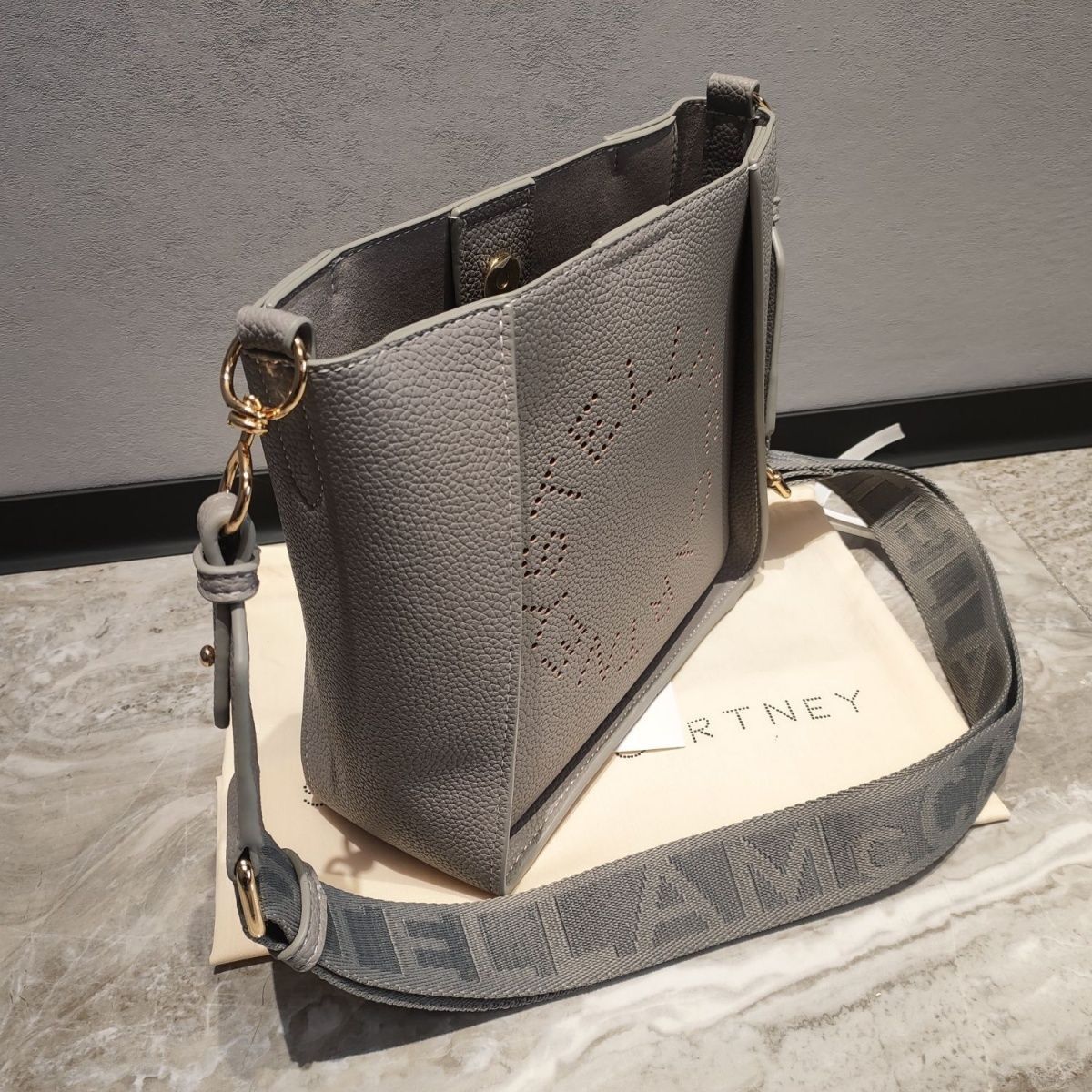 ステラマッカートニー stella mccartney レディース ロゴトートバッグ Grey