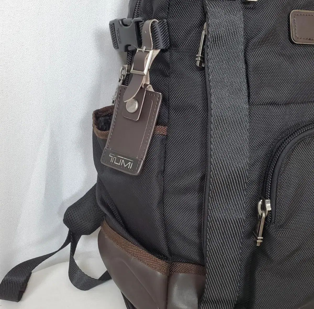 Tumi トゥミ