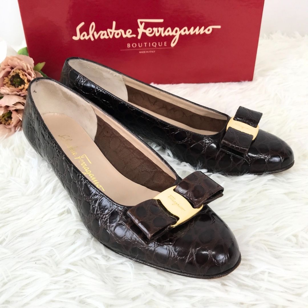 Salvatore Ferragamo サルヴァトーレフェラガモ パンプス ヴァラ