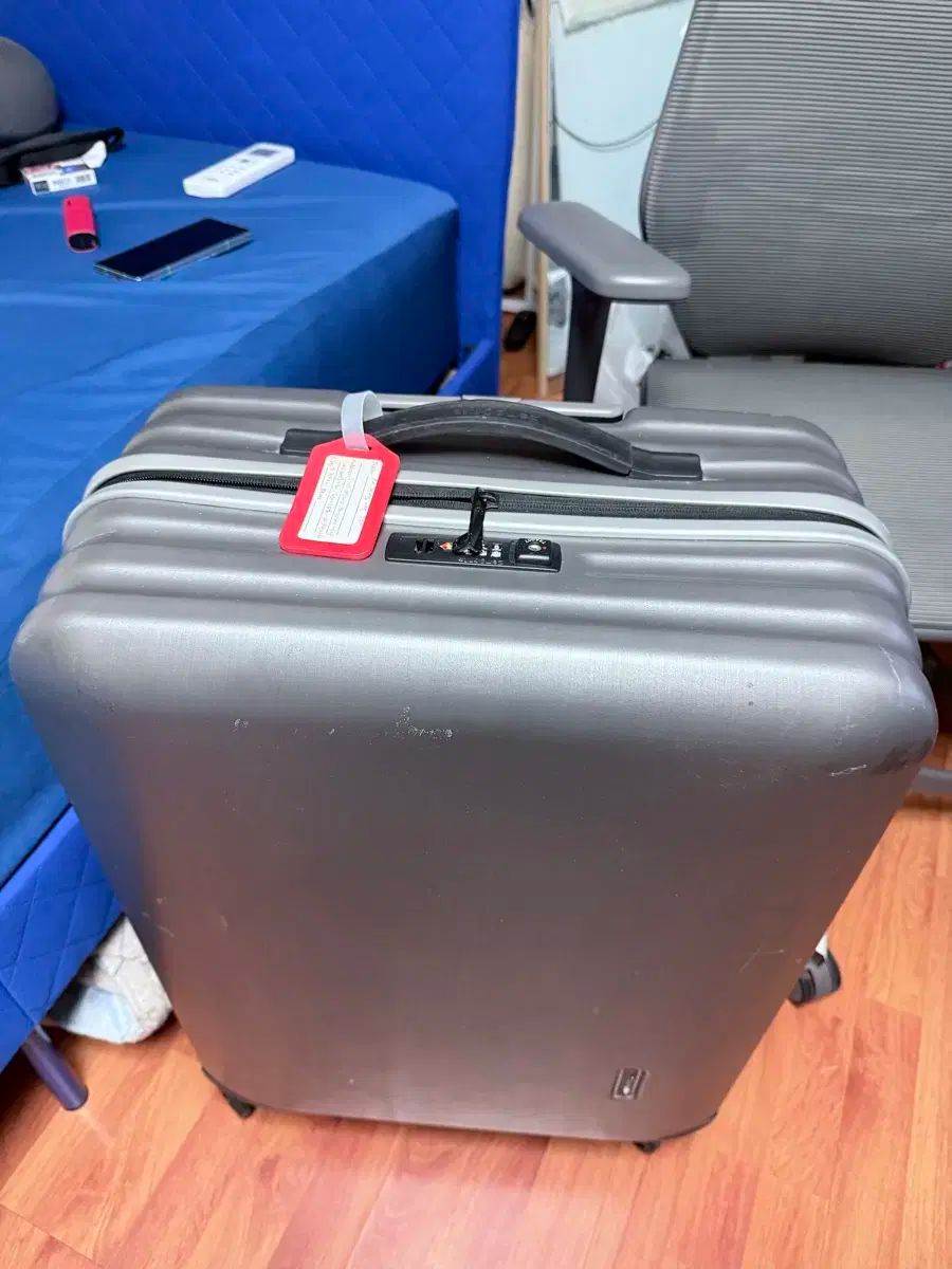 Samsonite サムソナイト キャリーケース スーツケース 26 インチ 直接販売 ー 1 のみ