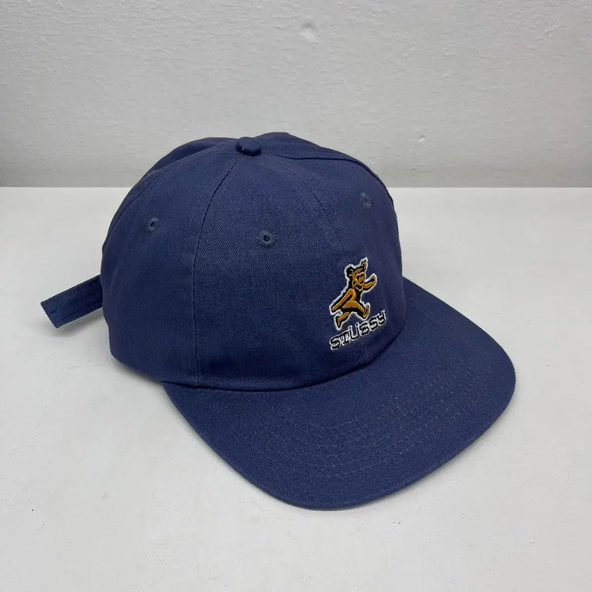 【雷市場（ポンジャン）商品韓国直送】 STUSSY(ステューシー) 80s クマのロゴ キャップ