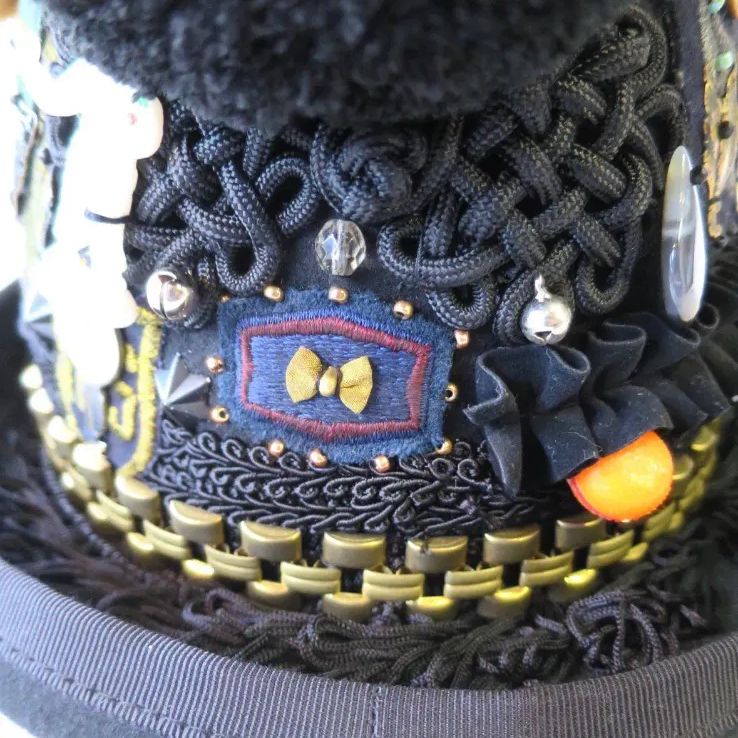 HEAD WEARS