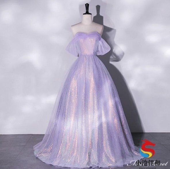 極美品✨ella エラ エラ エンボス加工ワンピース ジャンパースカート