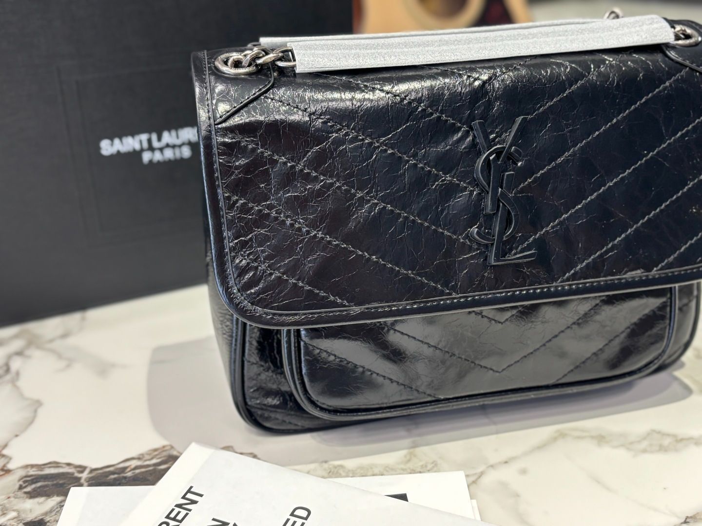 ＊Saint Laurent＊ niki ブザス レザー 関税・送料込み 今日特価】YSL Niki バッグ（ラージサイズ）｜ソフトレザー