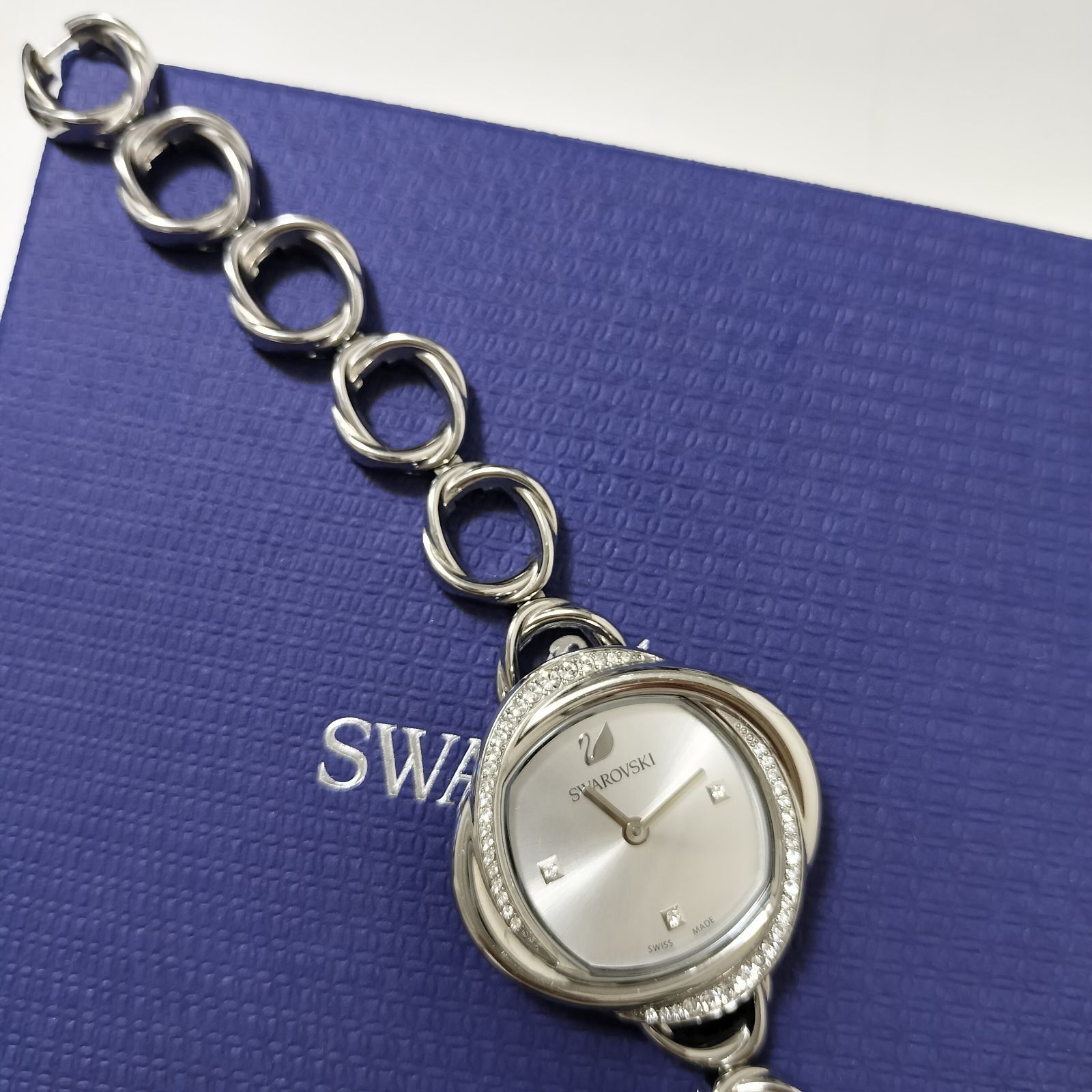美品【SWAROVSKY】 クリスタルフラワーウォッチ 【公式通販】