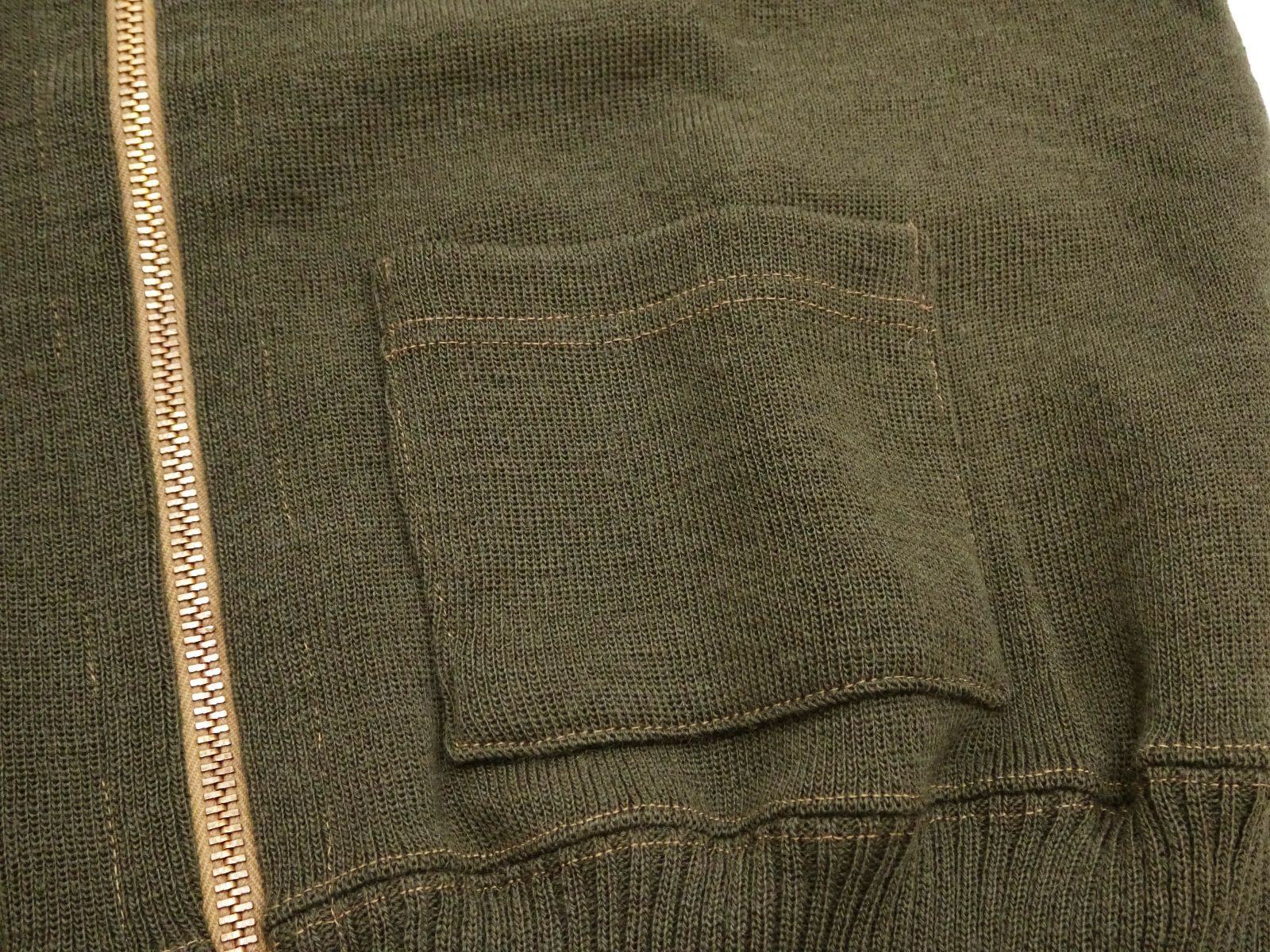 ジップアップセーター