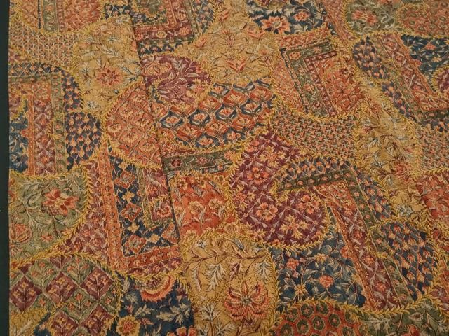 正絹　小紋　蝶　蛍暈し　飛び柄　鬼しぼ縮緬 正絹 小紋 蝶 蛍暈し 飛び柄 鬼しぼ縮緬 鬼しぼ縮緬 小紋 カーキ