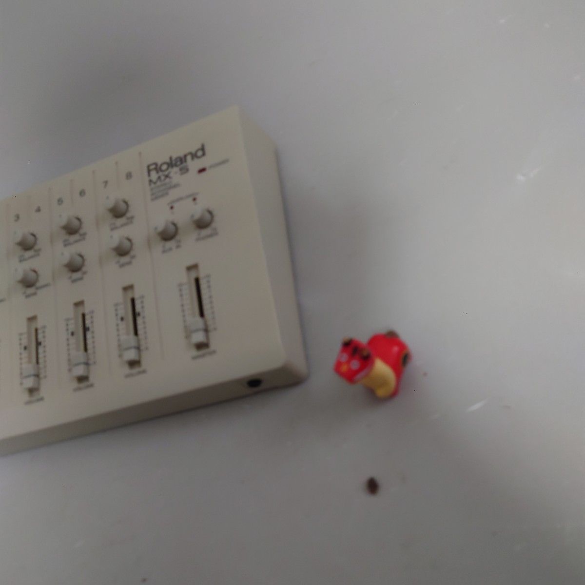 休石 やすみいし: Roland MX-5 8ch mixer (stereo x4)の印象