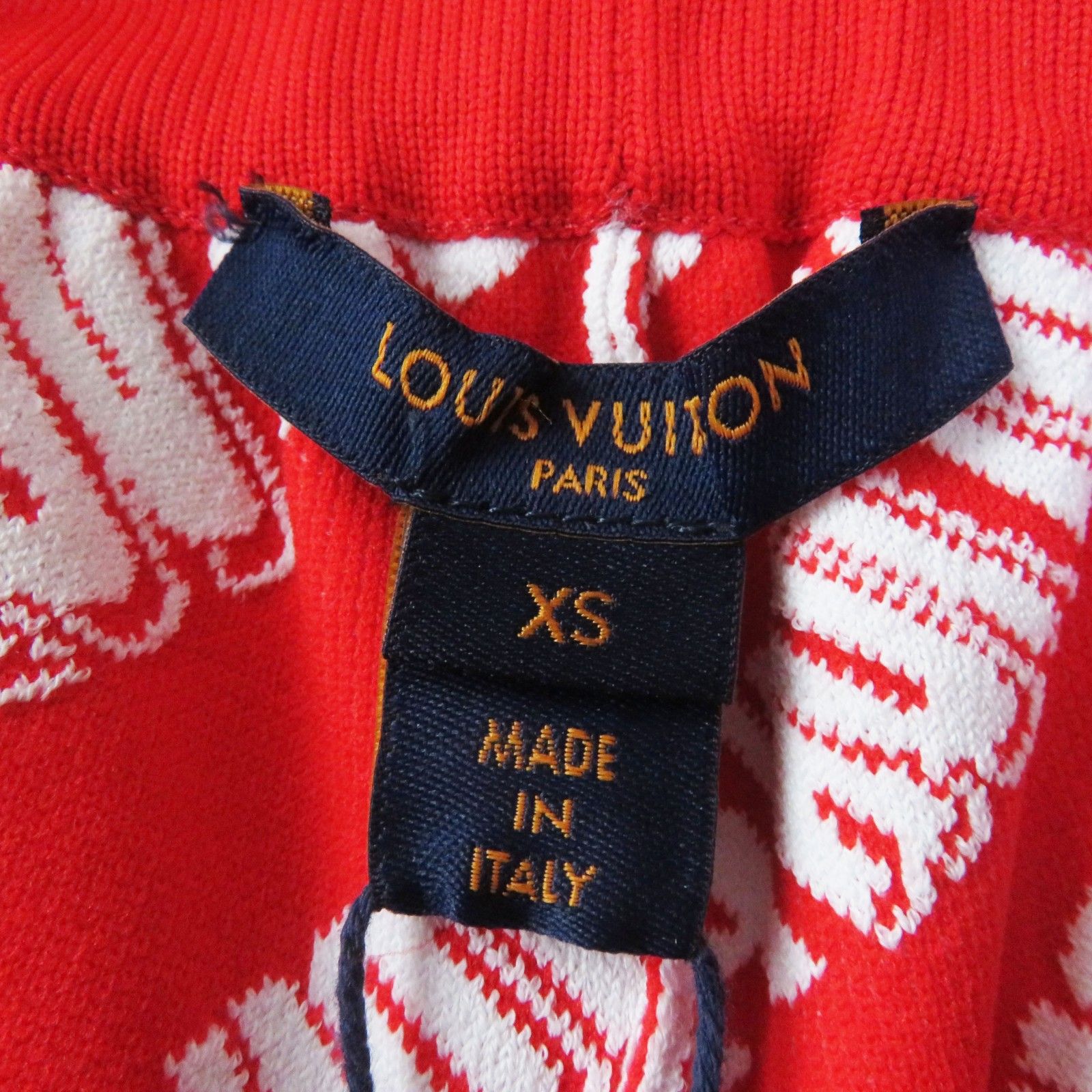 極美品 Louis Vuitton ルイヴィトン ハンカチ 赤