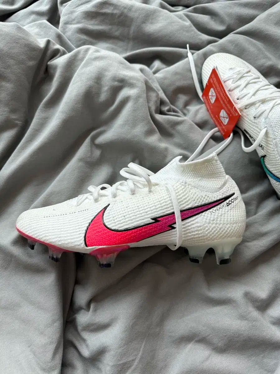 【雷市場（ポンジャン）商品韓国直送】NIKE(ナイキ) サッカーシューズ マーキュリアル スーパーフライ 240