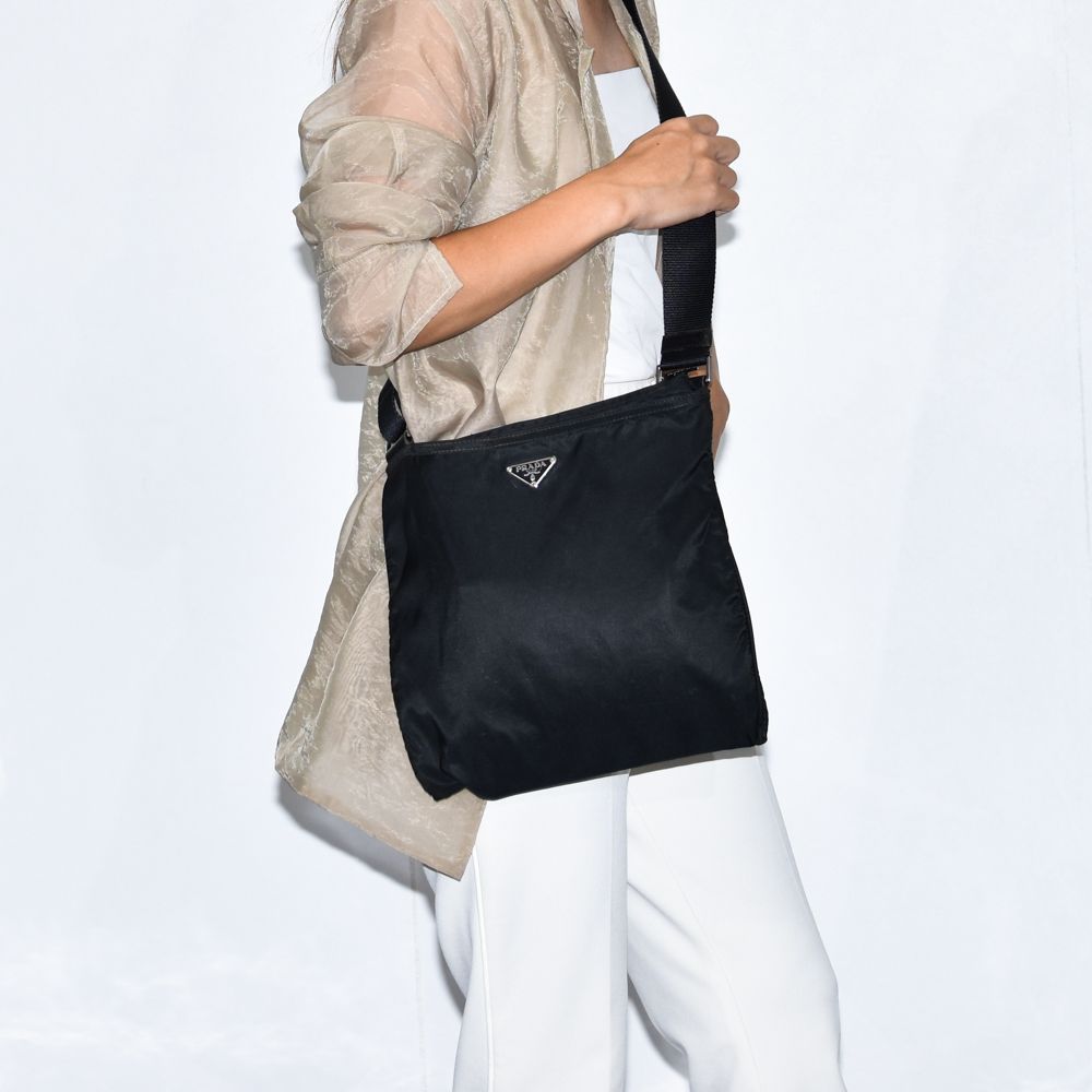 中古USED PRADA ショルダーバッグ ナイロン ロゴ ブラック 67798