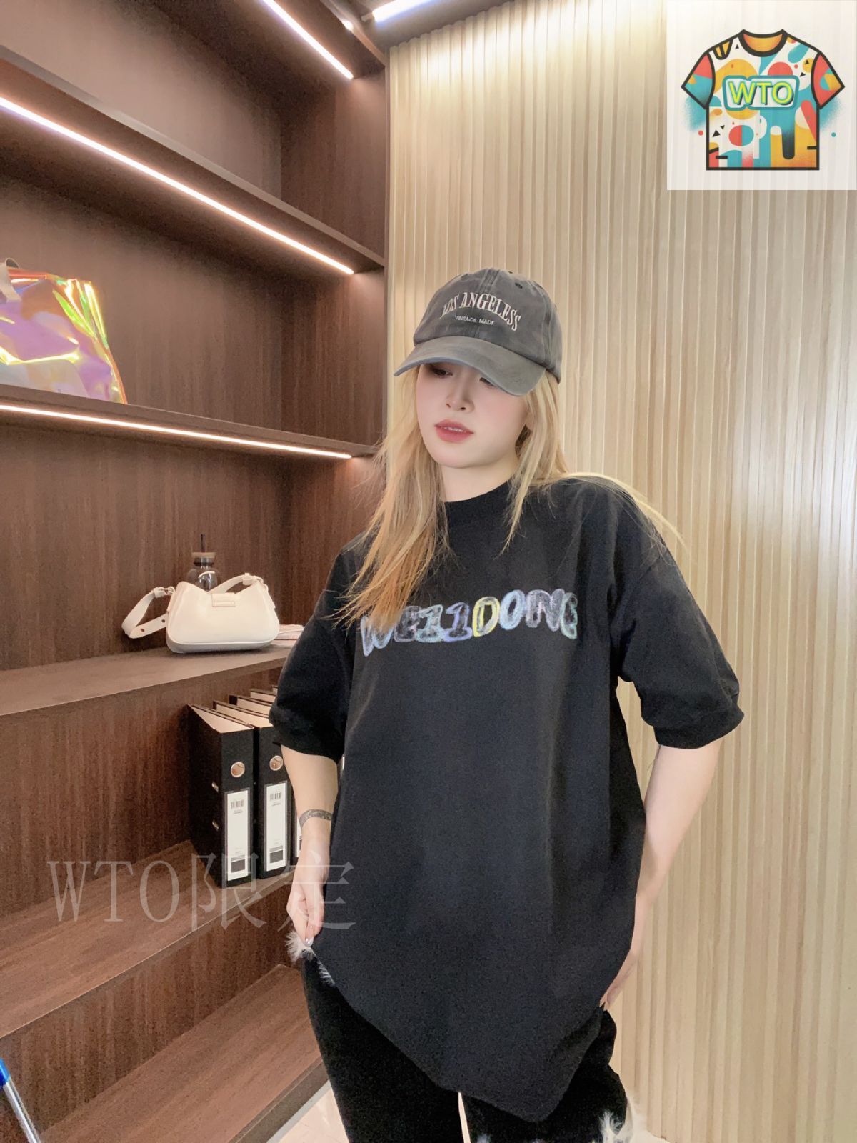 【関税込み】We11done ブラック グラフィックTシャツ 関税込み】We11done ブラック ラインストーン ロゴ Tシャツ