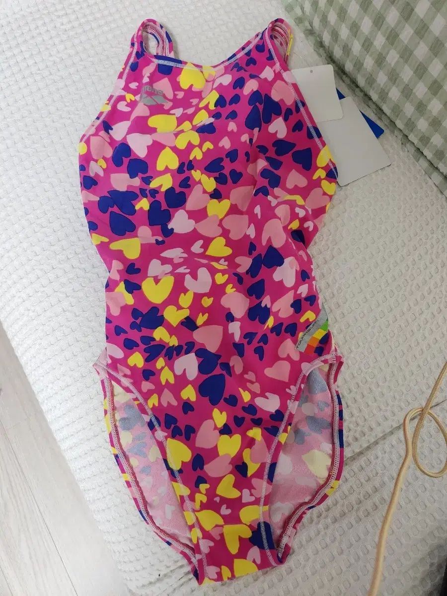 日本アリーナ タンタン 水着 ss サイズ