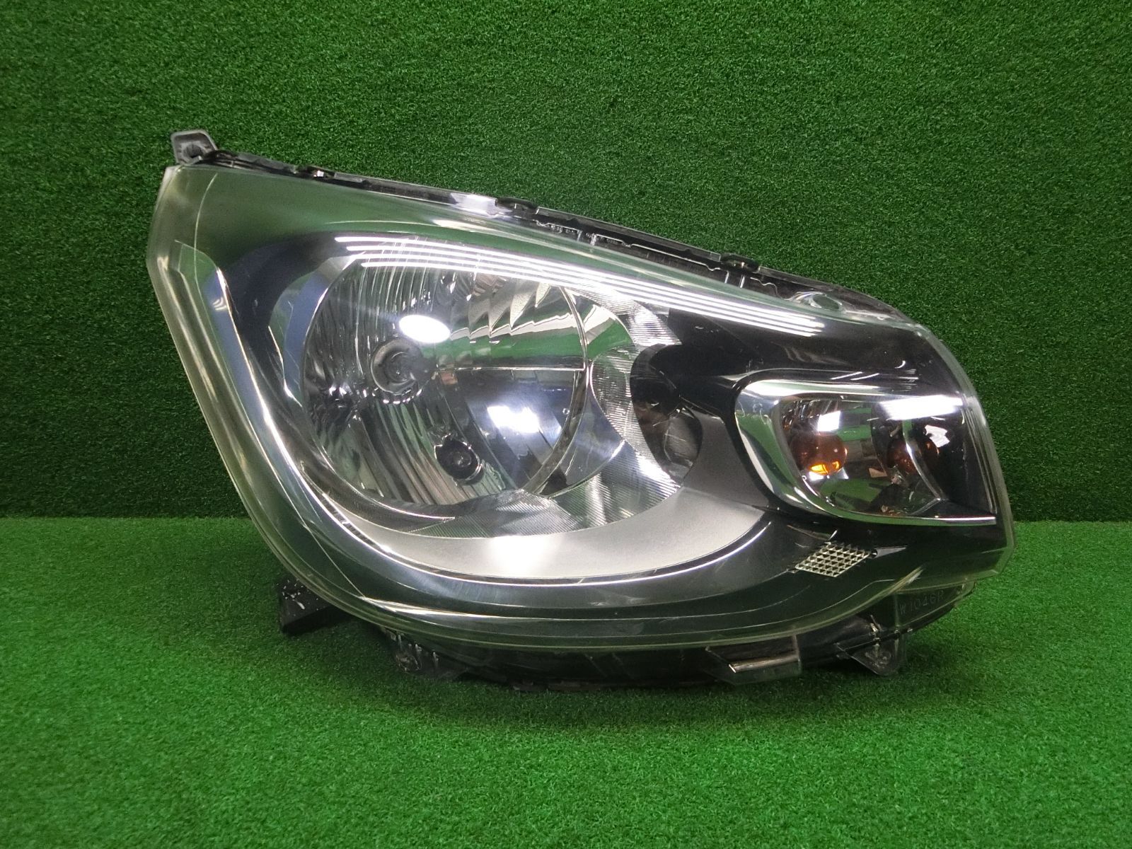 B11W ekワゴン 左右ヘッドライト スタンレー W1046 B11W ekワゴン 左右ヘッドライト スタンレー W1046 - メルカリ