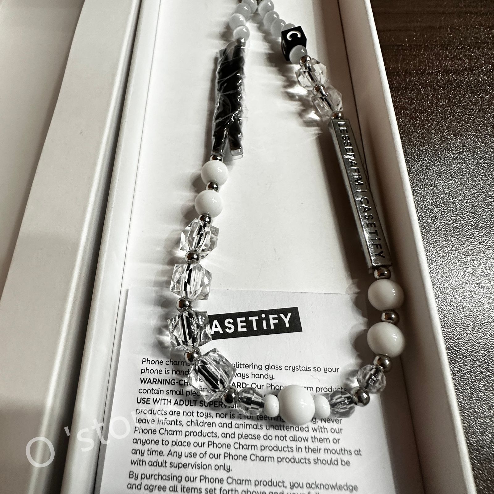 美品 CASETiFY ストラップ LE SSERAFIM EASY スマホアクセサリー 美品 CASETiFY ストラップ LE SSERAFIM EASY スマホアクセサリー