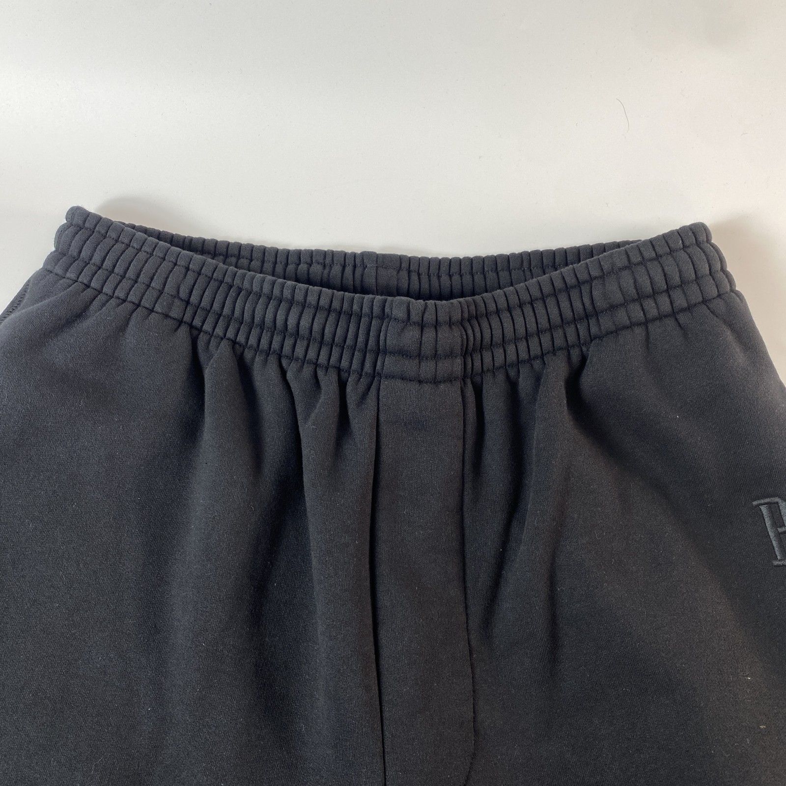 BALENCIAGA 644677 TJVK8 パンツ BALENCIAGA 644677 TJVK8 パンツ