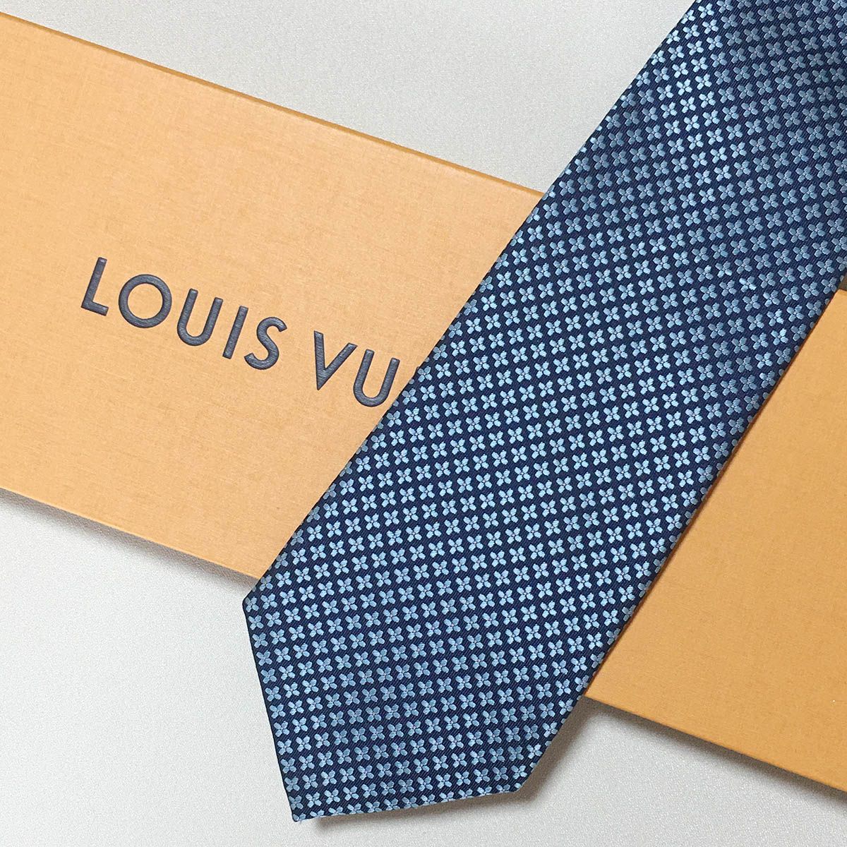 美品 ルイヴィトン Louis Vuitton ネクタイ シルク100% ネイビー