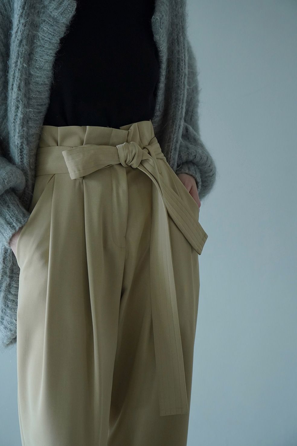 22AW CLANE BELT TUCK TAPERED PANTS - メルカリ