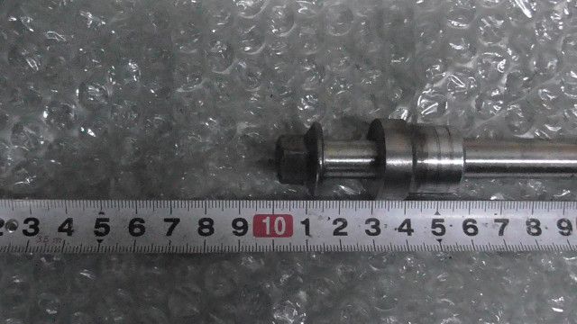 カブ110 JA10-1015xxx の フロントアクスルシャフト:#1753758799