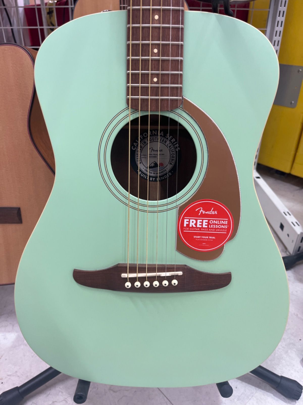 Fender フェンダー エ コ FSR Malibu Player Walnut Fingerboard Surf Green ソフトケース付き