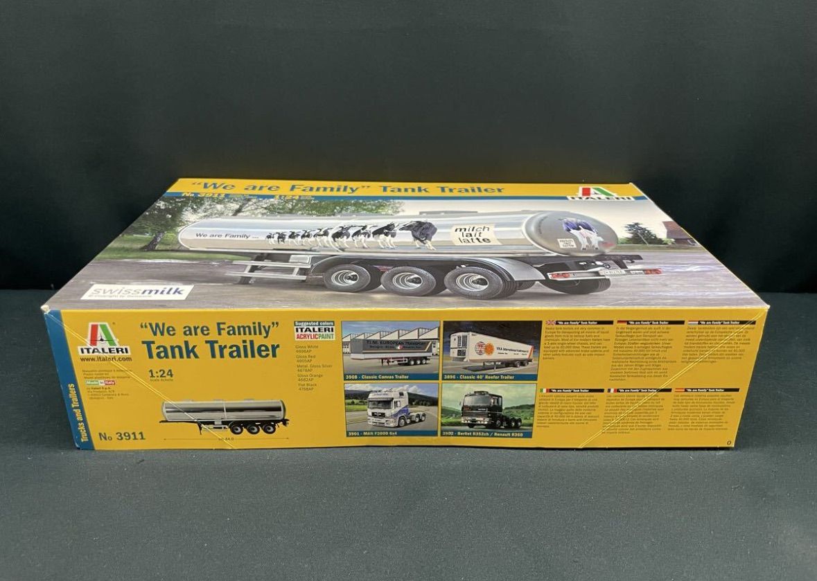 イタレリ 1/24 ミルクタンクトレーラー We are Family