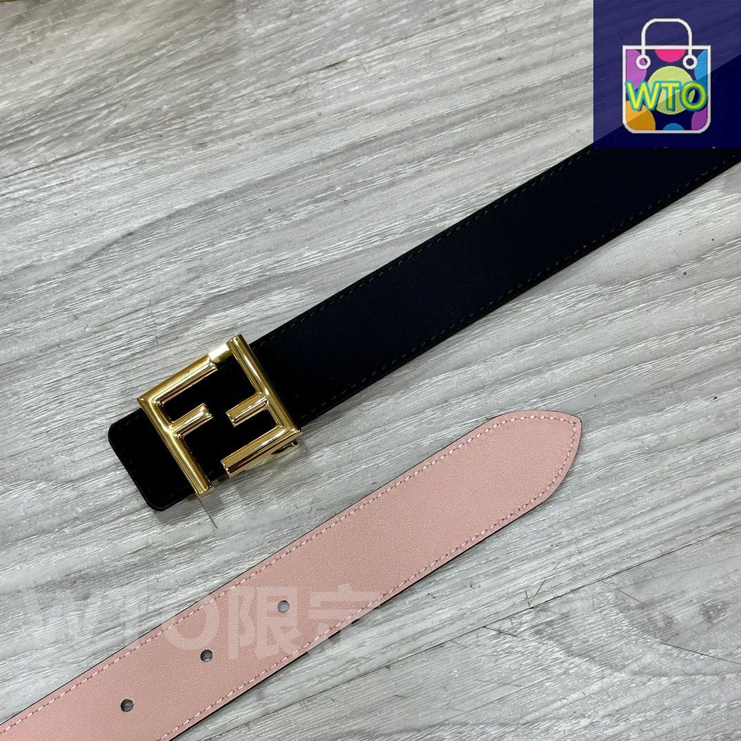 FENDI フェンディ