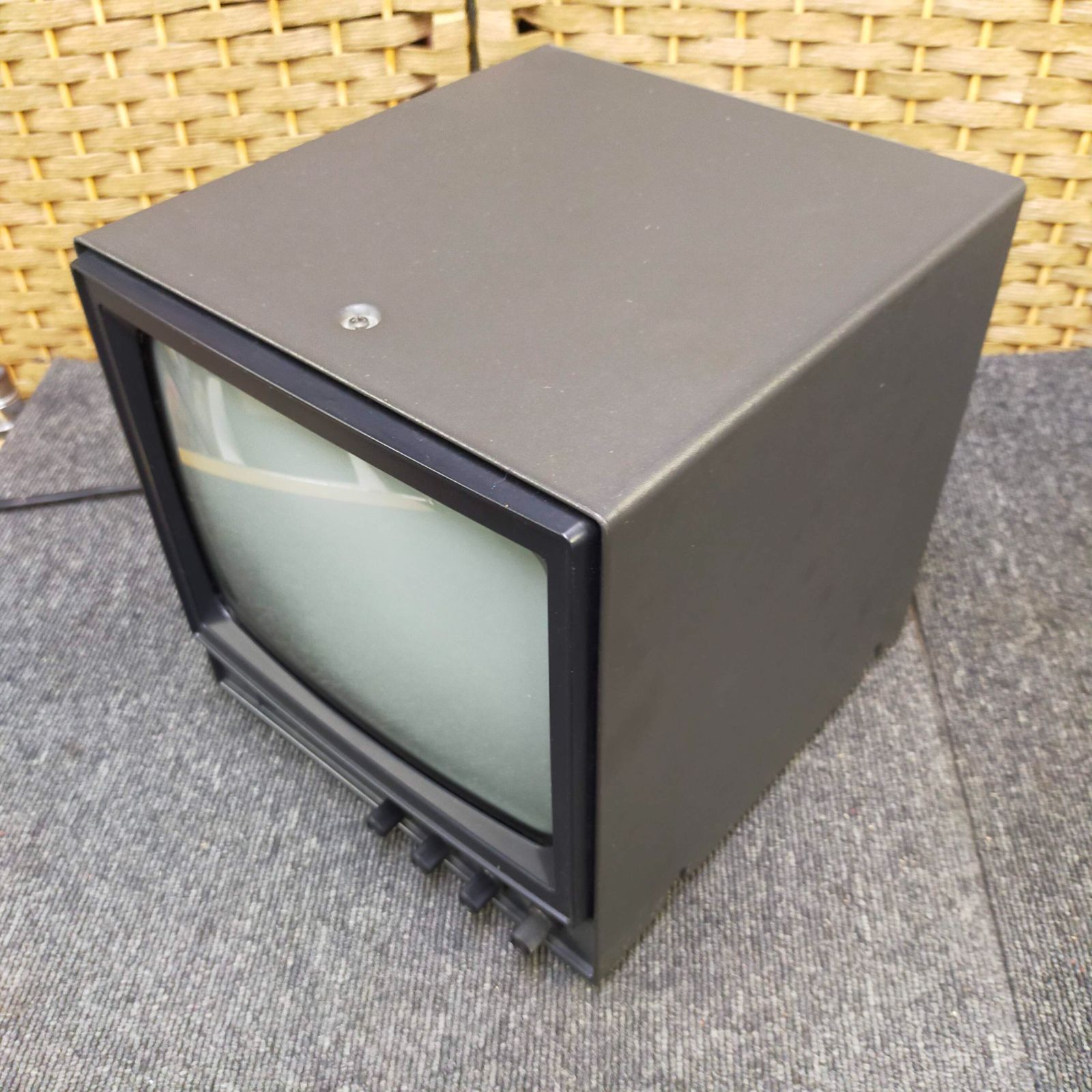 E16-20250806-02 HITACHI VM-920‐S10 ☆日立 ビデオモニター 当時物