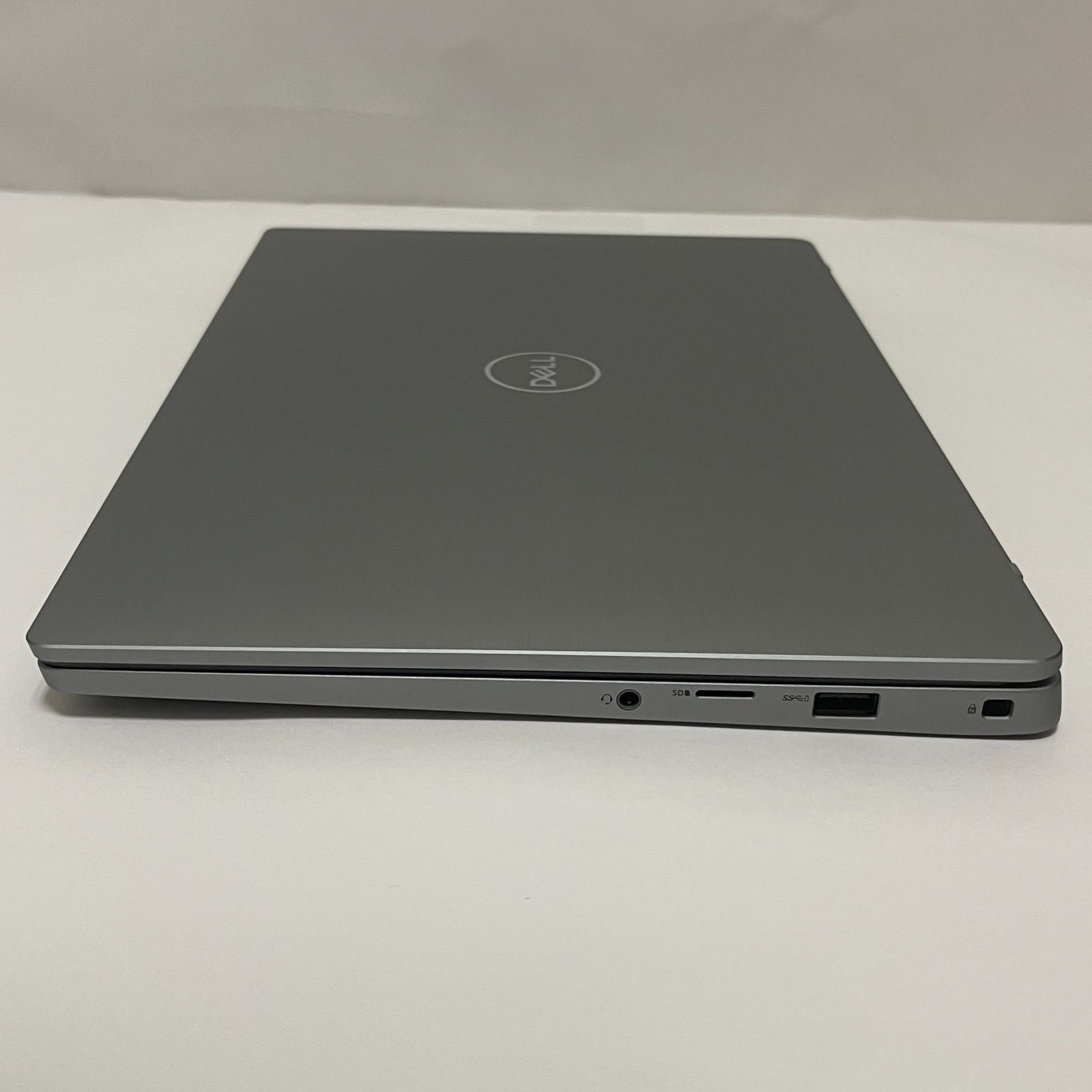 Latitude 7400