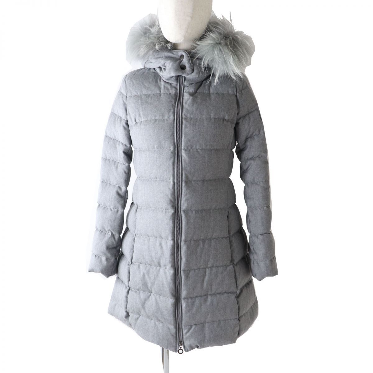 極美品△正規品 TATRAS タトラス 17-18AW LTA17A4487 AGOGNA アゴーニャ ボリュームカラー ベルト・ロゴボタン付 ダウンコート ベージュ 01 美品○TATRAS タトラス 18AW MTK18A452 CRISANTEMO