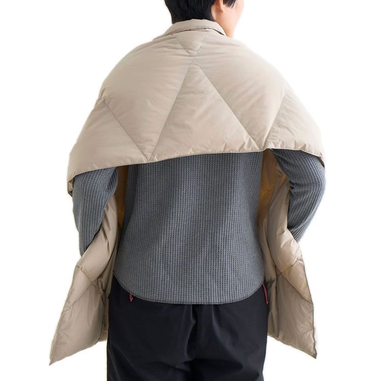 DOWN PONCHO