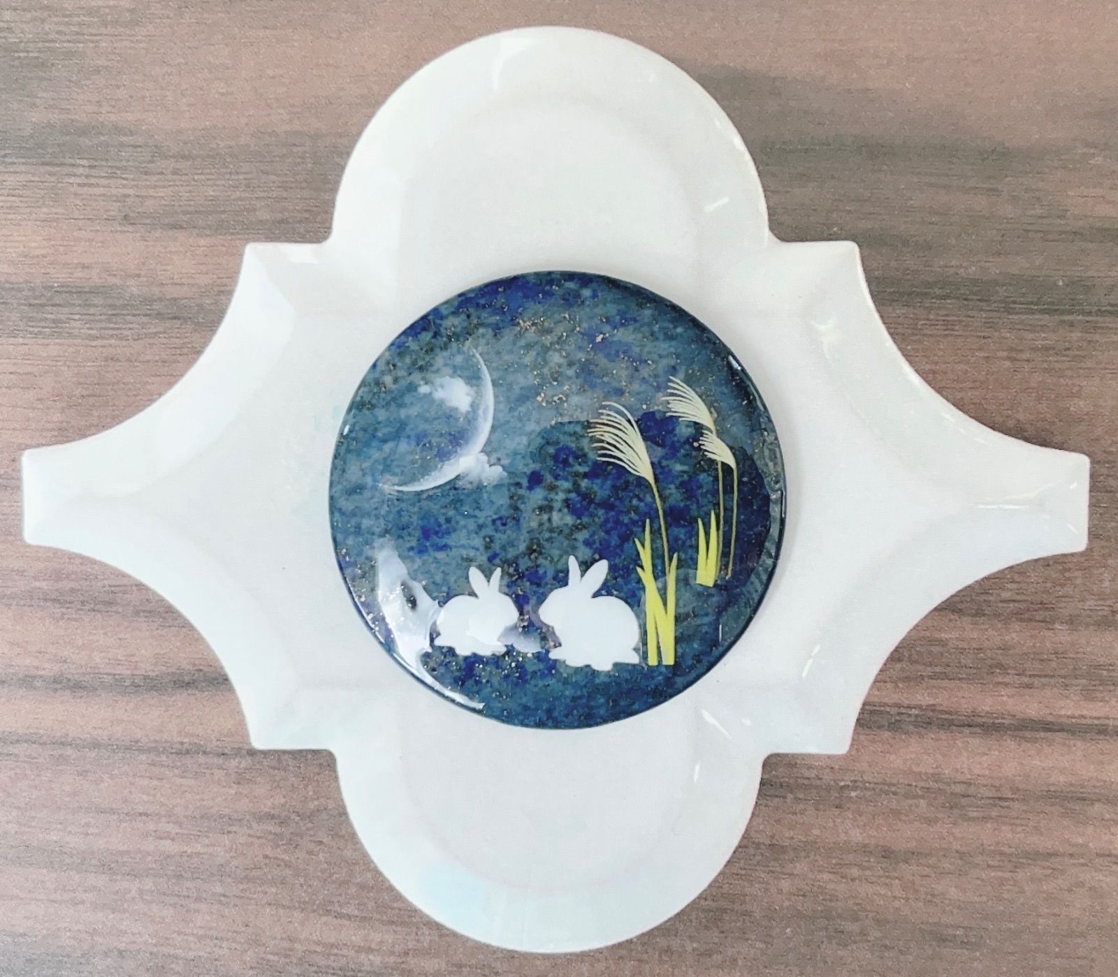 ☆〜天然石ラピスラズリ三日月とうさぎススキも帯留め3.8×3.8〜☆