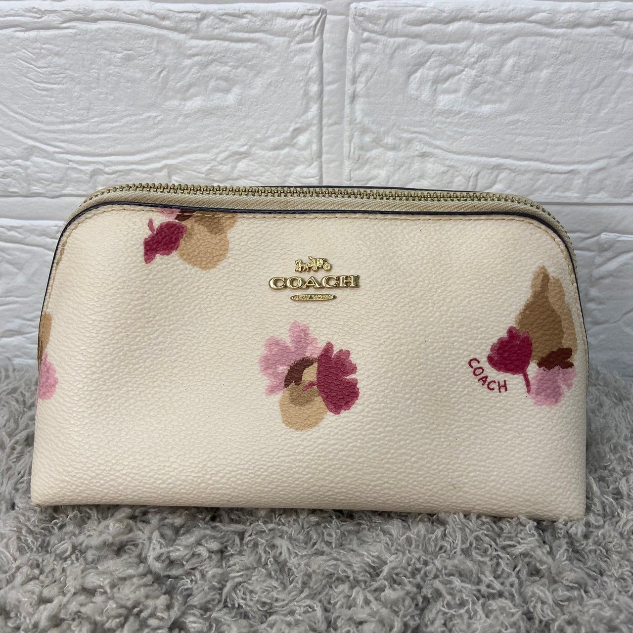 外観美品❣️COACH❣️コーチポーチレディースレザーピン化粧ポーチ