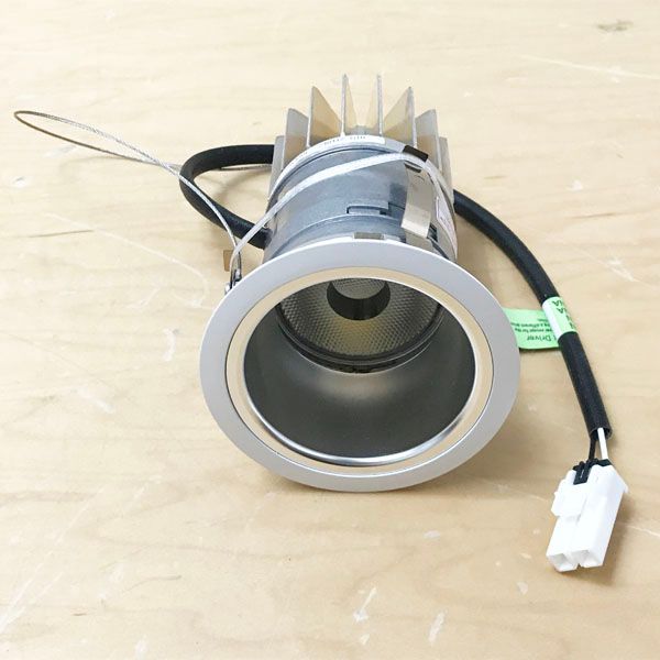 メルカリ商品撮影最適✨　遠藤照明　LED ディスプレイライト　調光　調色 メルカリ商品撮影最適✨ 遠藤照明 LED ディスプレイライト 調光