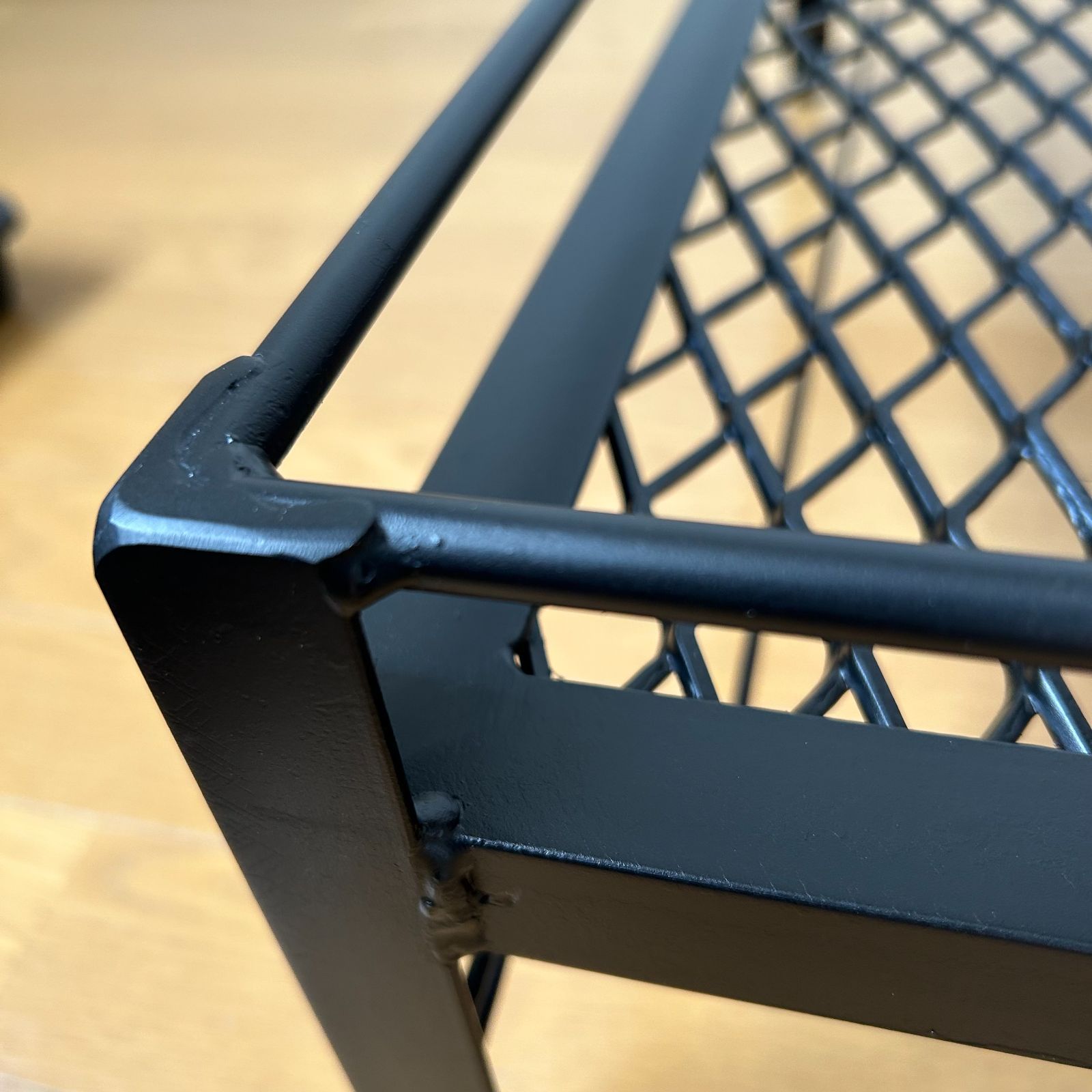 DJHK　植物棚　メッシュプランターラック　64cm x 40cm メッシュプランターラック 64cm x 40cm 受け皿付き アガペ 根塊