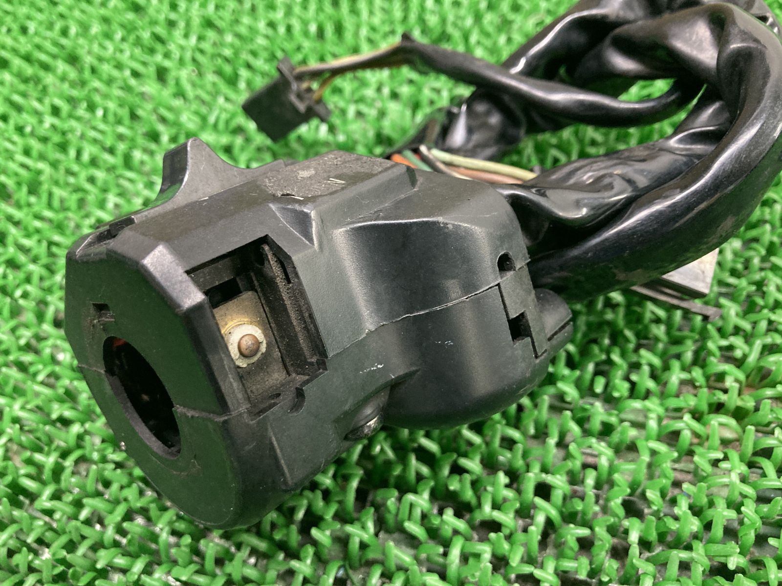 GPZ1000RX ハンドルスイッチ 左 TR8308 カワサキ 純正 中古