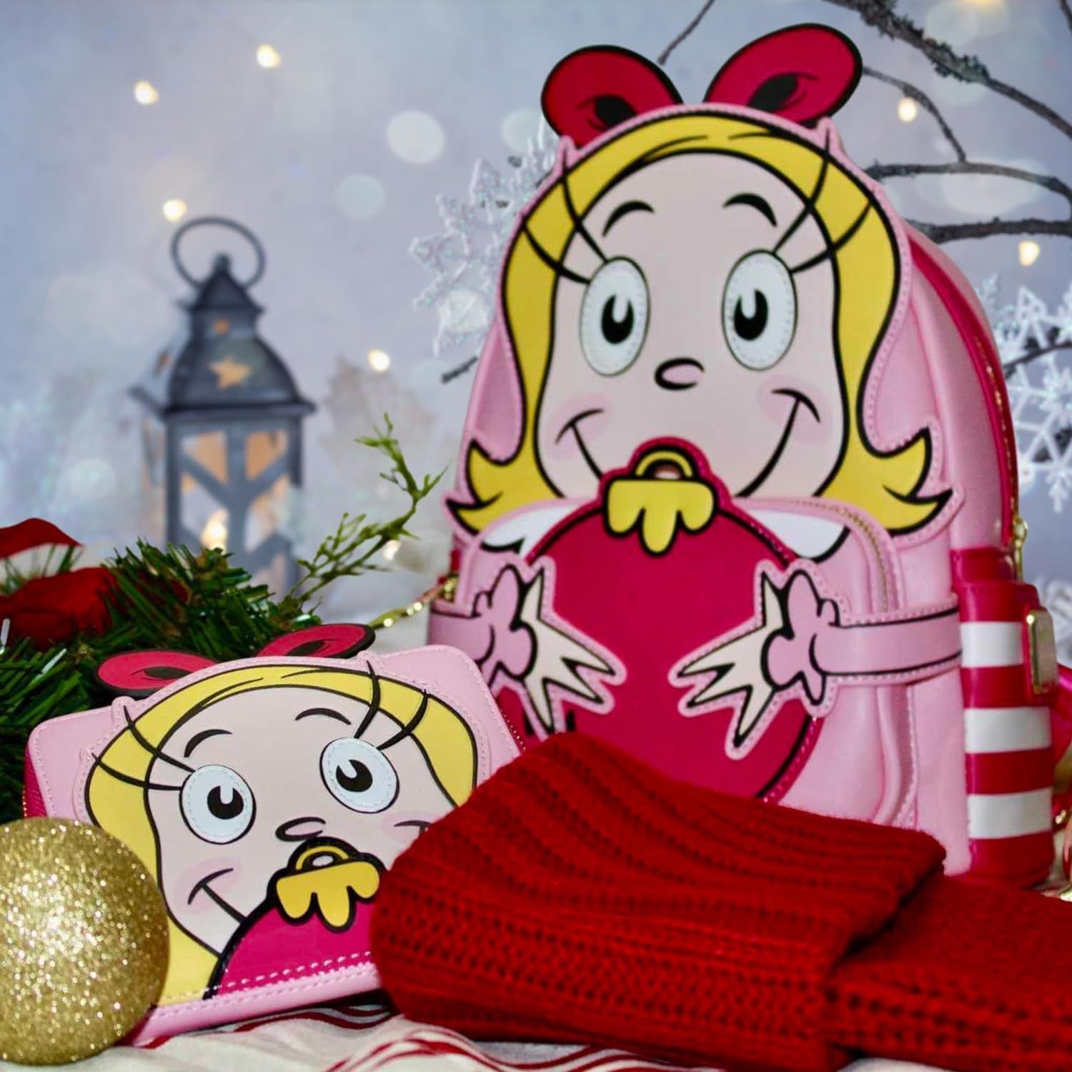 ラウンジフライ アメリカ 日本未発売 バッグ コラボ Loungefly Dr Seuss The Grinch Cindy Lou Who  Cosplay Double Strap Shoulder Bagラウンジフライ メルカリ