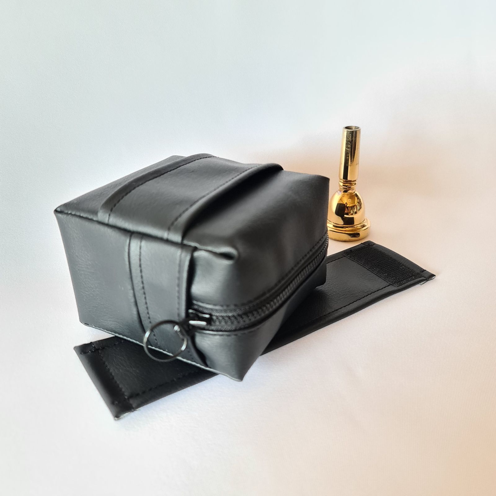 ユーフォニアム座奏用クッション「ユーフォニアム・ピロー」ブラック