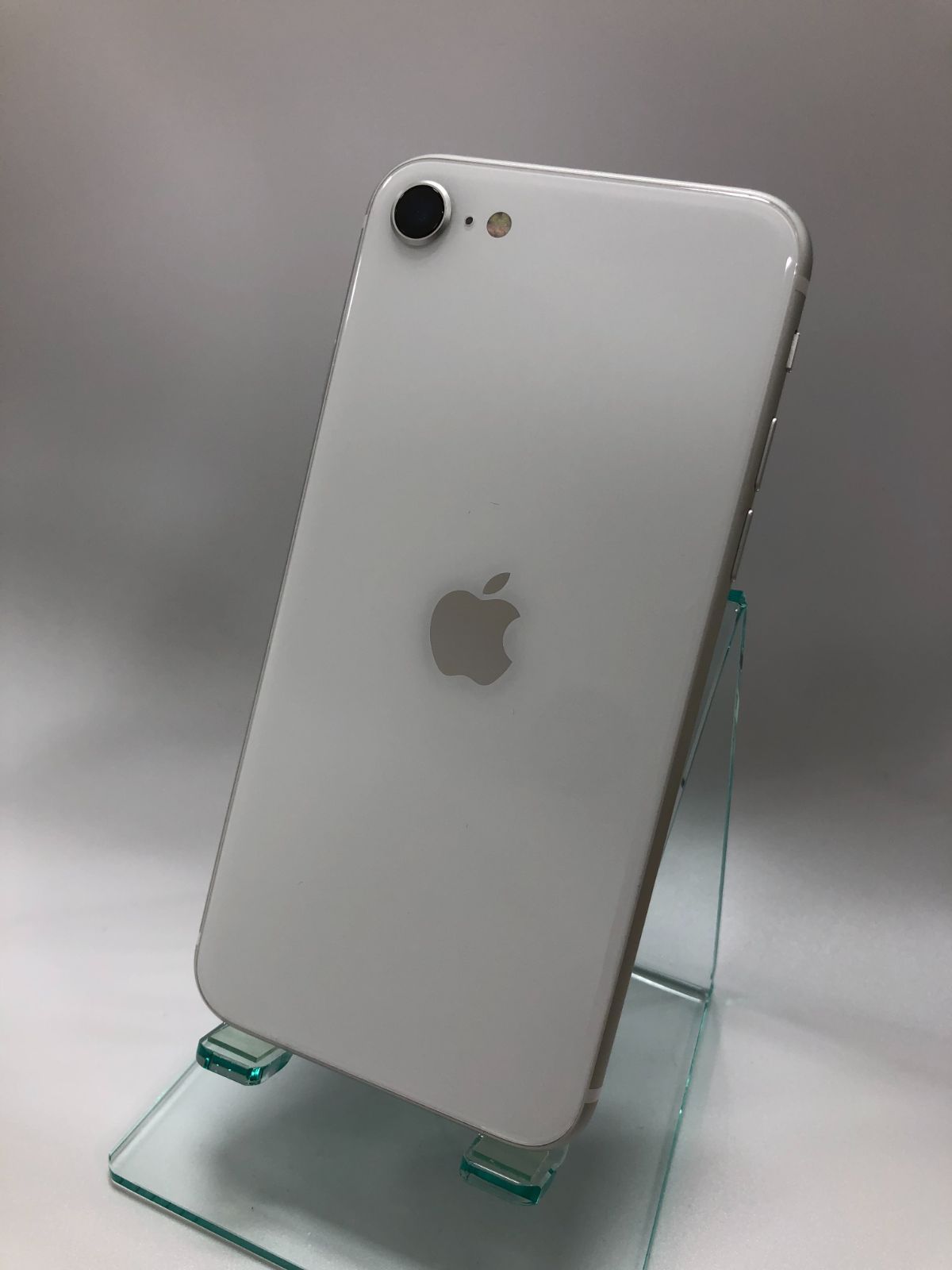 【中古・警告あり】iPhone SE 第2世代 (SE2) 64GB ホワイト バッテリー79％ SIMフリーキャリア無し