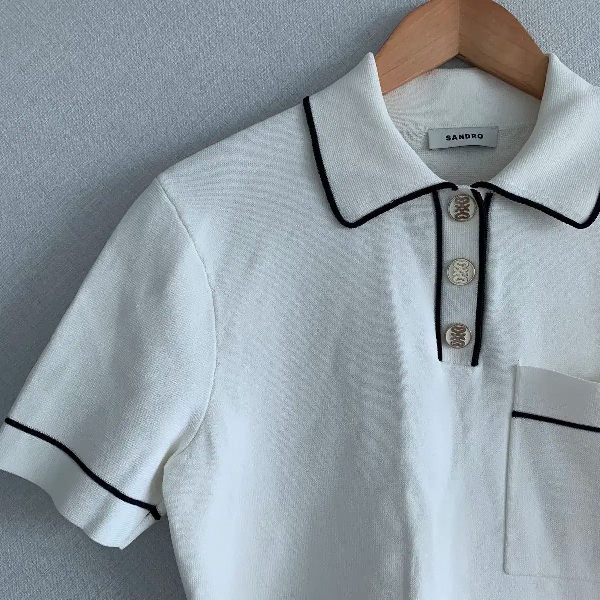 SANDRO サンドロ クロップド 半袖 リブニット SANDRO サンドロ クロップド 半袖 リブニット - メルカリ