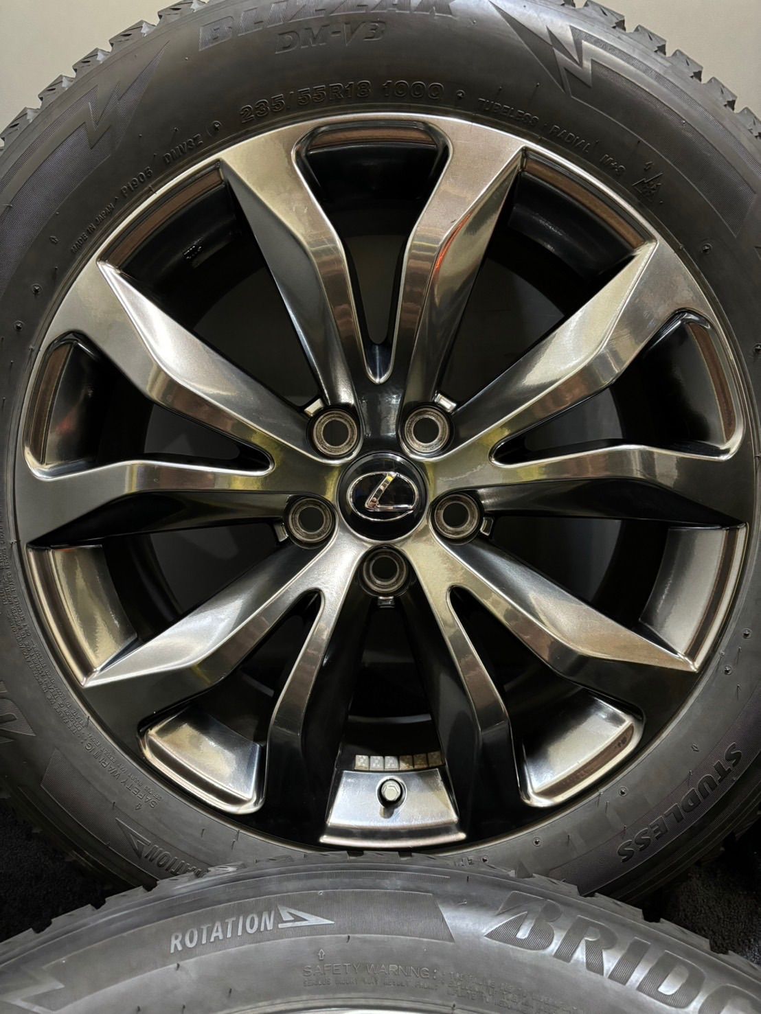 レクサスNXFスポーツ純正 ホイールスタッドレスタイヤ 235/55R18、4本