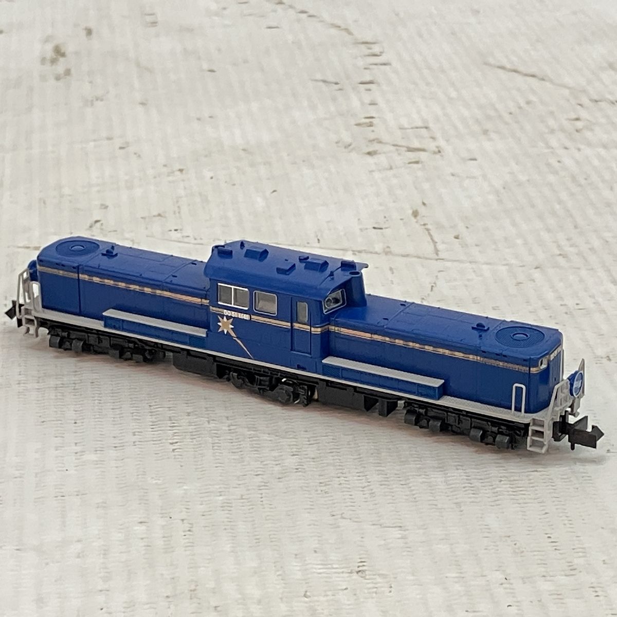 年末のプロモーション特価！ KATO 7002-3 Nゲージ 鉄道模型 ディーゼル機関車 北斗星 DD51 鉄道模型