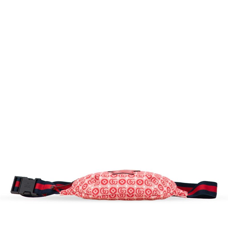GUCCI ロゴ入り レッド ボディバッグ GUCCI レッド ボディバッグ ロゴ入り