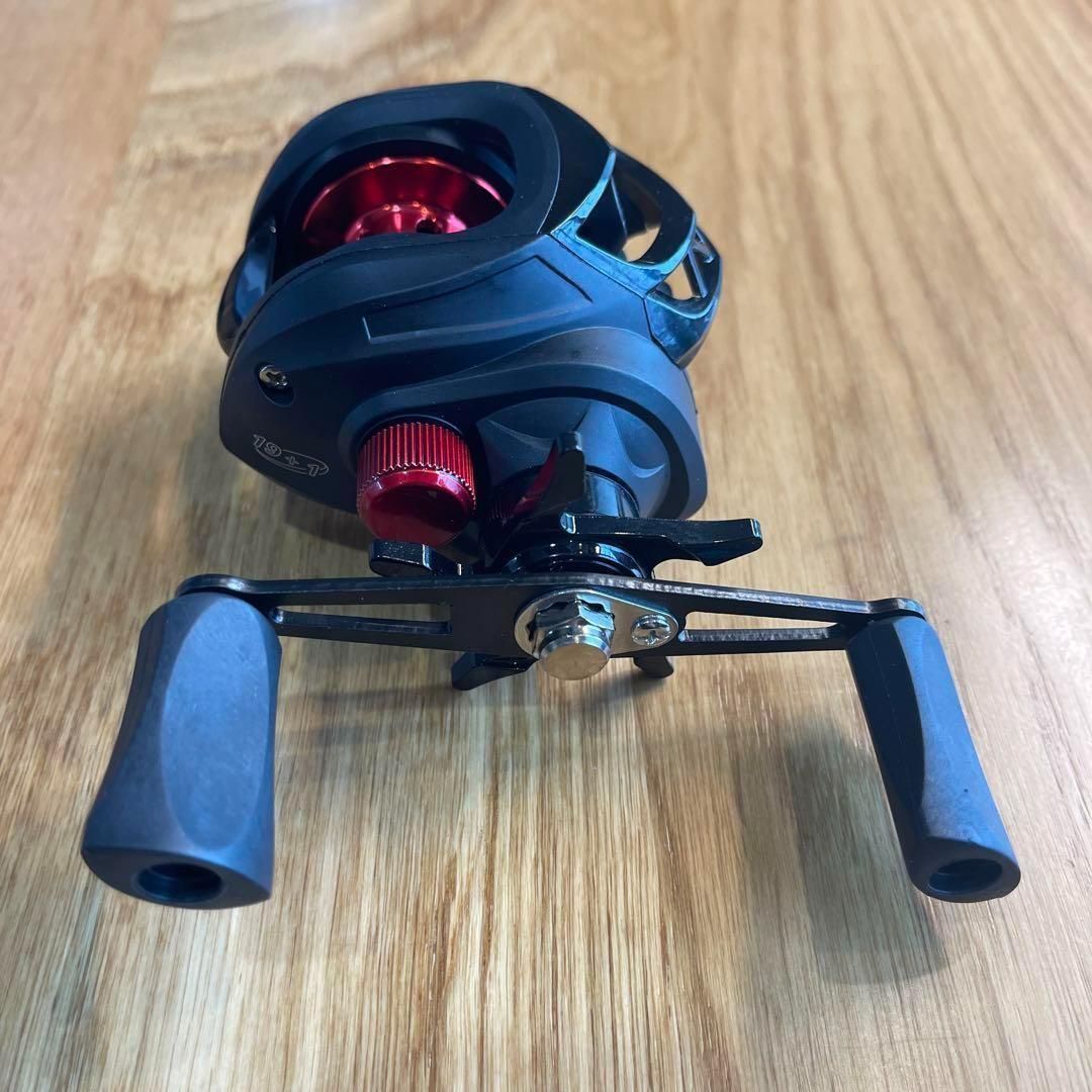 ベイトリール 右ハンドル 両軸リール レッド 赤 ブラックバス トラウト