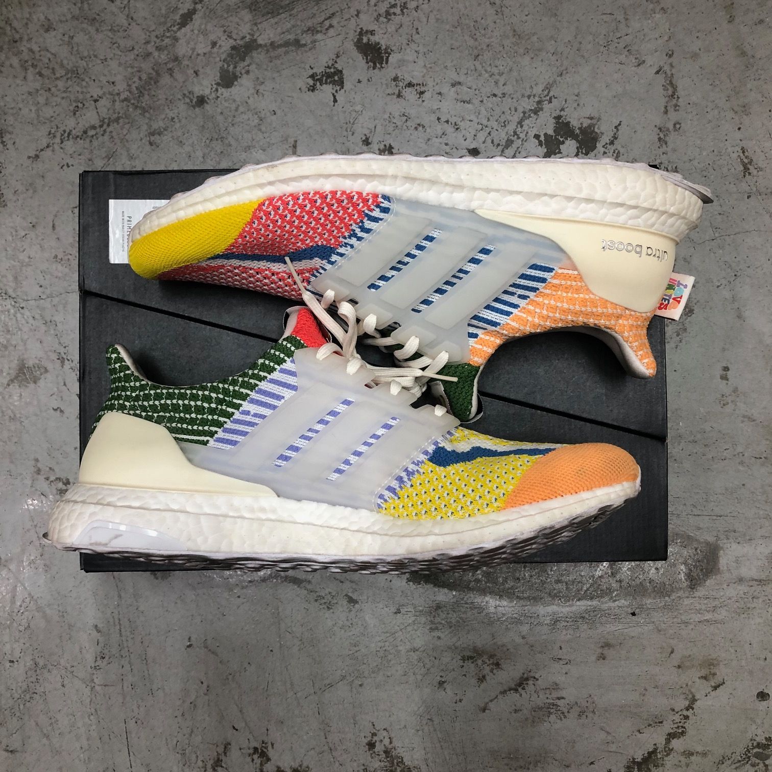 未使用 アディダス ウルトラブースト 29.5cm ホワイト adidas Ultra Boost 新品.adidas.アディダス.ウルトラブースト.ULTRABOOST.希少カラートリプルホワイト.白×白×黒ソール.29cm.