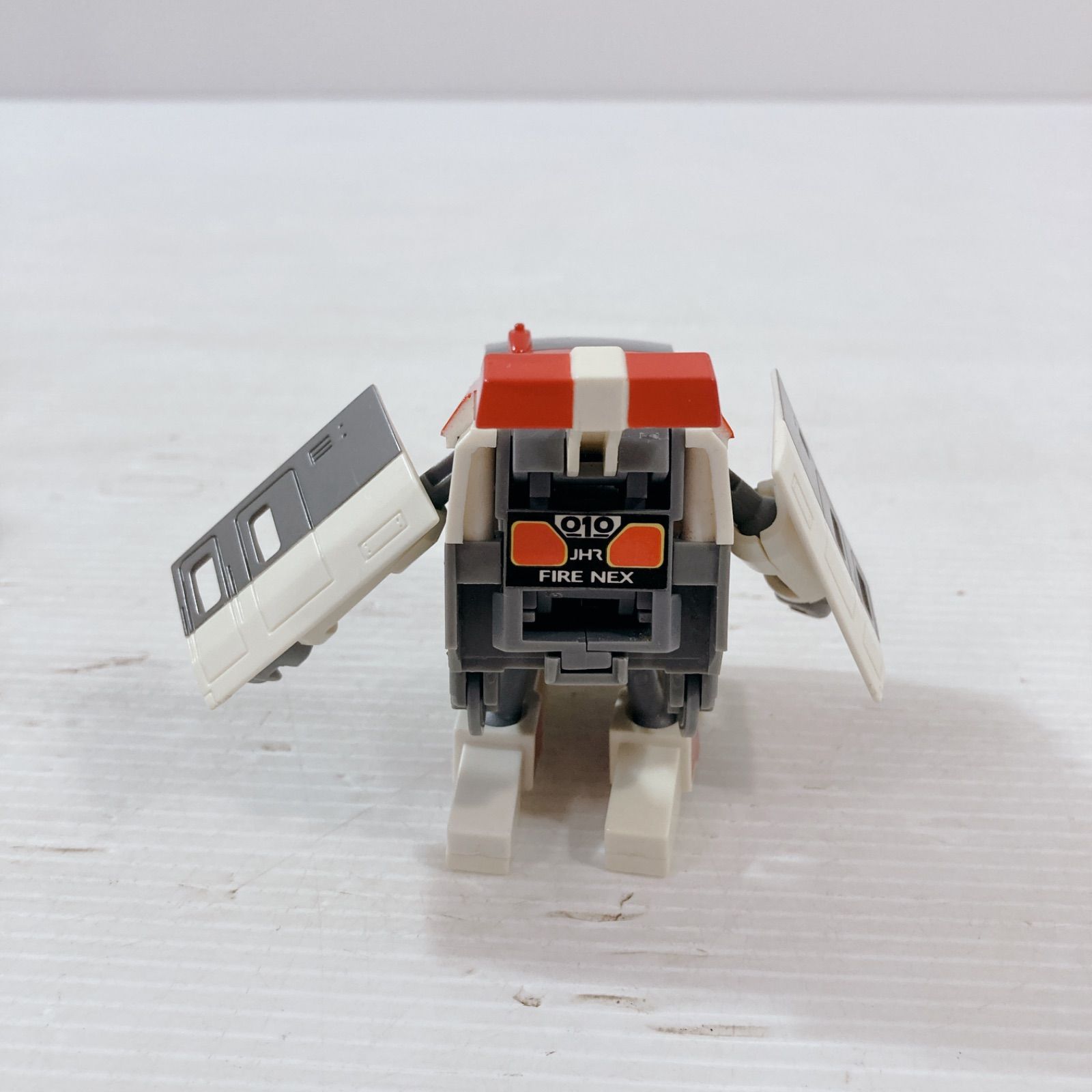 タカラトミー 超特急ヒカリアン ヒカリアン ファイアーNEX レトロ