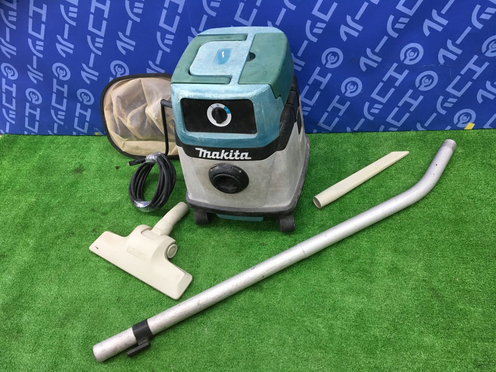 品 Makita|マキタ 集じん機 乾湿両用 15L 473 ITK0IWU482SW エコツール知立店 M02