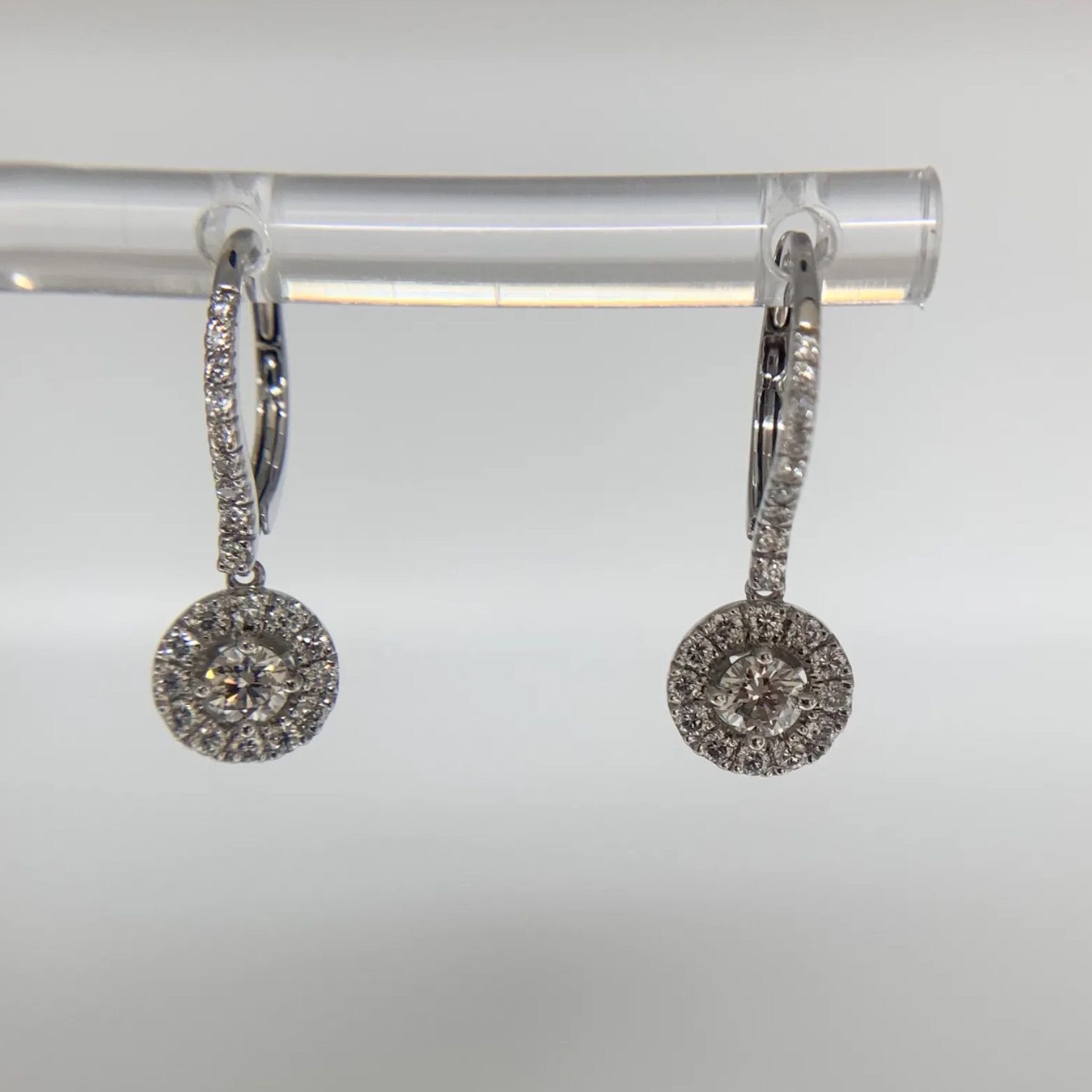 フォーエバーマーク　センターオブマイユニバース　ピアス　K18WG ダイヤモンド フォーエバーマーク FOREVER MARK センターオブマイユニバース