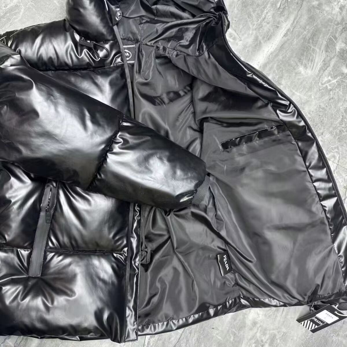 超美品‼️PRADAダウンジャケット/男性用/紺色 PRADA プラダ メンズ ダウンジャケット｜本日限定特価｜新品未