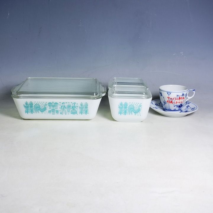 パイレックスレフリジレーター3色蓋付き4点セット